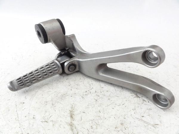 Kawasaki ZX-6R 636 Bj 03 Fußraste hinten rechts
